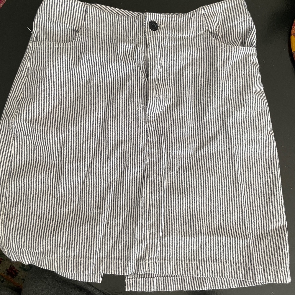 Brandy Melville skirt